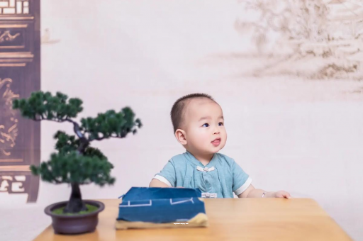 盐城宝宝总是抠鼻子